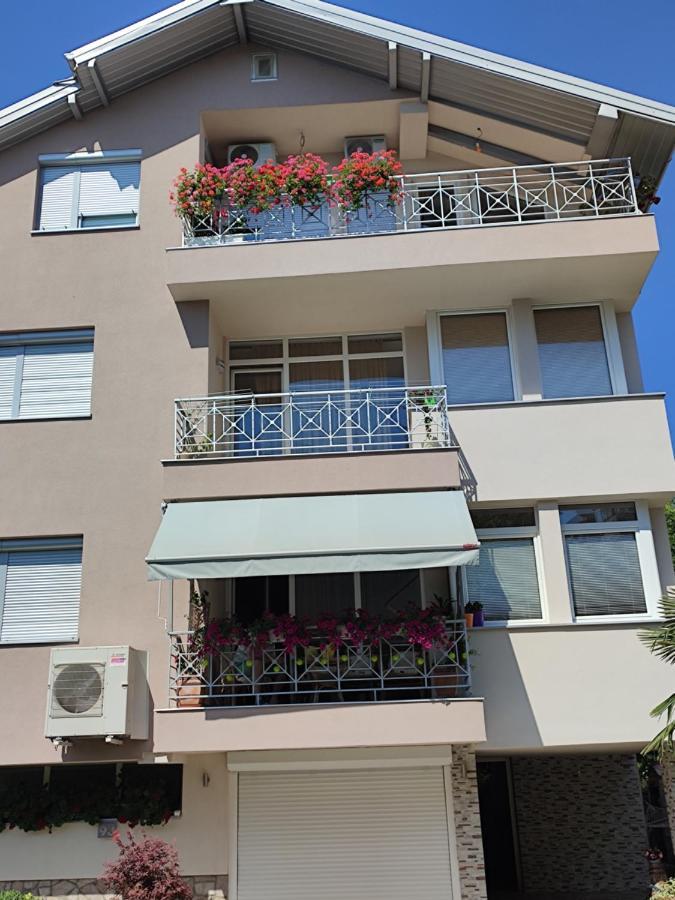 Ohrid Happy Apartments エクステリア 写真
